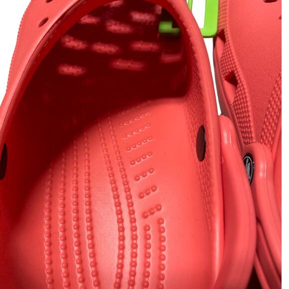 Crocs NWOT Classic Clogs Neon Watermelon Pink Eva Sole Size M8 W10 Flat Heel - Picture 6 of 6